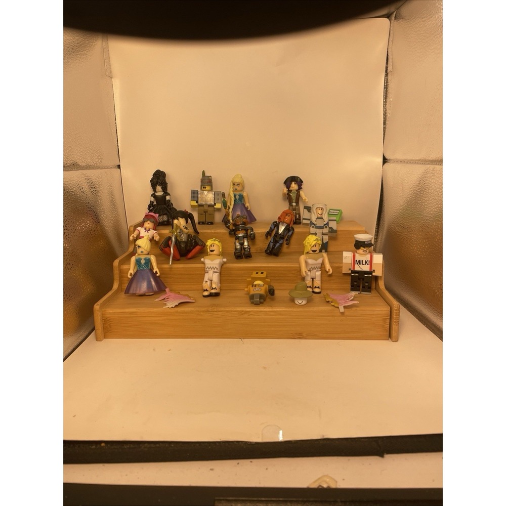R0BL0X Toys Action Mini Figures Lot Of 14 Mystery & More, No Codes